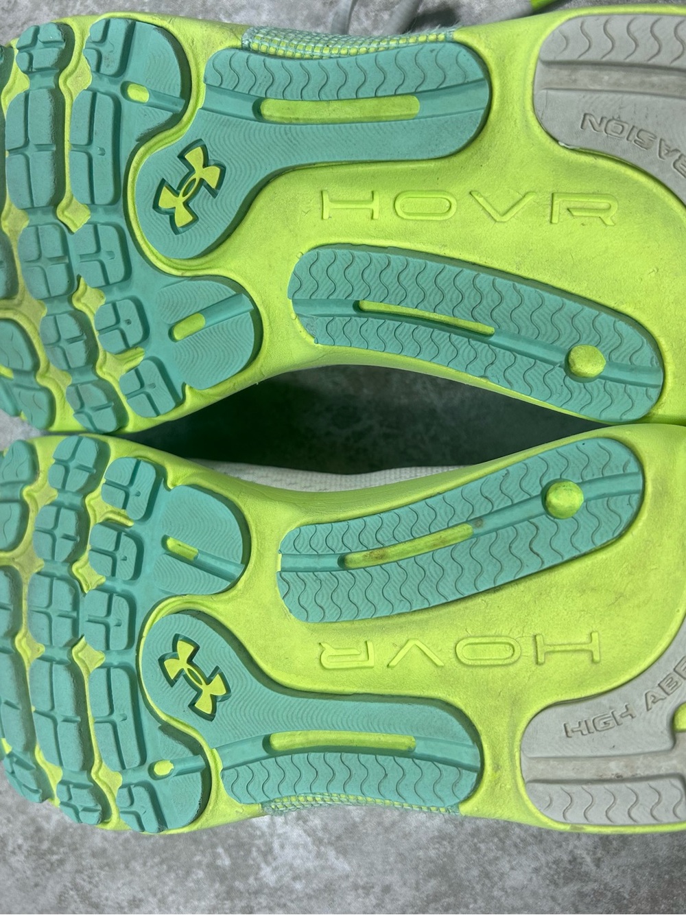 Under Armour Women’s Size 7.5 White Athletic Shoes with Lime and Aqua Accents - Picture 13 of 15